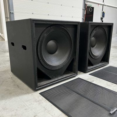 2x Pioneer XY-118S 18" sub incl. wheels with brakes